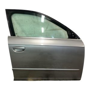 Audi A4 B7 avant r.v. 2005 šedá metalíza kód barvy LY7G pravé přední dveře 8E0831052J S5VX3T84092
